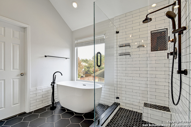 Image 16 of 23 For 6407 Jade  