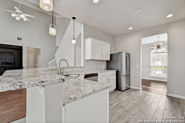 Image 4 of 23 For 6407 Jade  