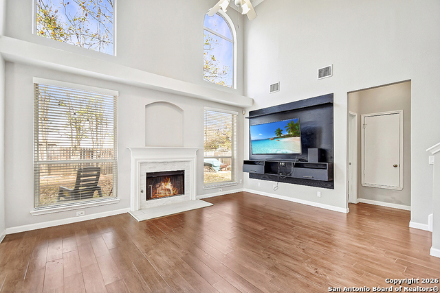 Image 7 of 23 For 6407 Jade  