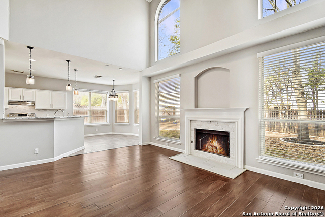 Image 8 of 23 For 6407 Jade  