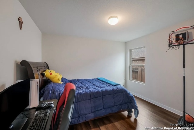 Image 15 of 18 For 1625 Pitcher Bend