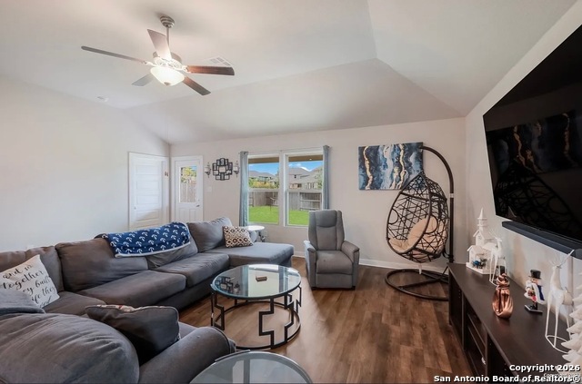 Image 4 of 18 For 1625 Pitcher Bend