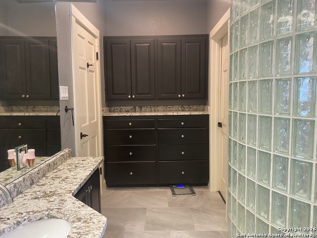 Image 30 of 48 For 32010 Oak Ridge