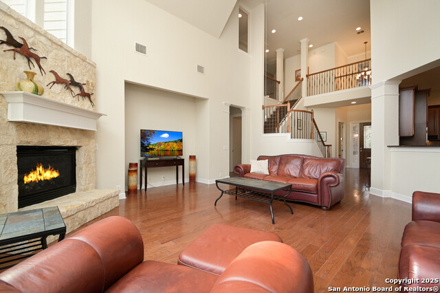 Image 8 of 38 For 4630 Grass Fight