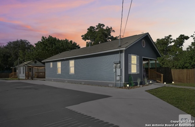 Image 13 of 21 For 1006 Center  