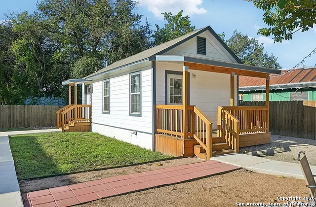 Image 15 of 21 For 1006 Center  