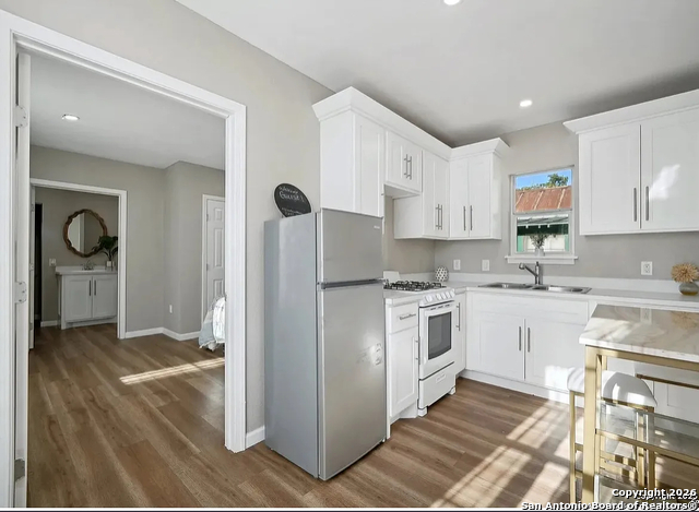 Image 16 of 21 For 1006 Center  