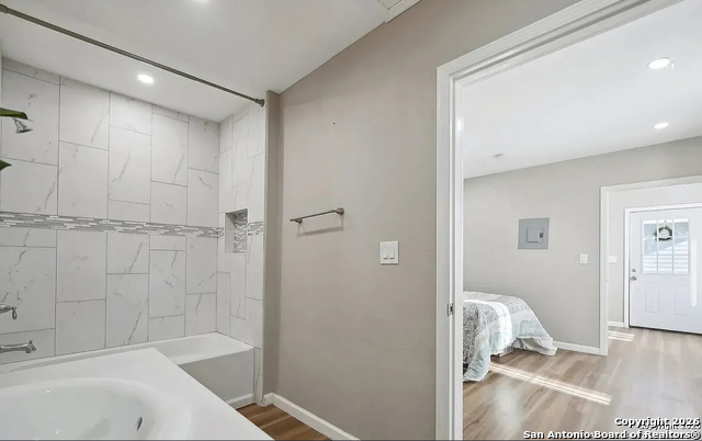 Image 19 of 21 For 1006 Center  