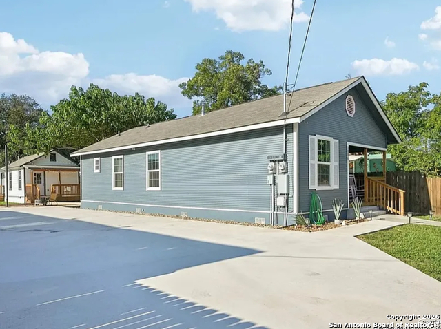 Image 4 of 21 For 1006 Center  