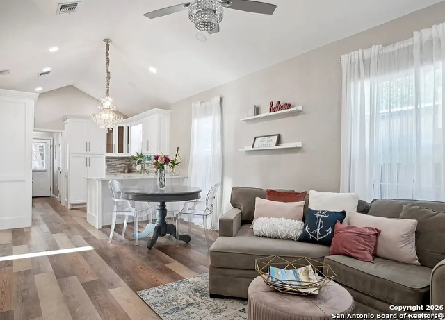 Image 5 of 21 For 1006 Center  