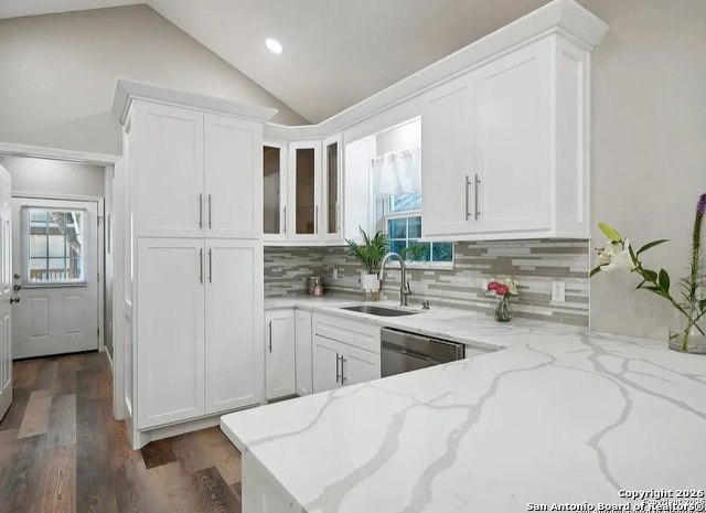 Image 7 of 21 For 1006 Center  