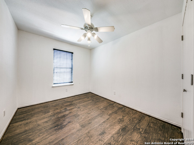 Listing photo id 2 for 6327 Fence  