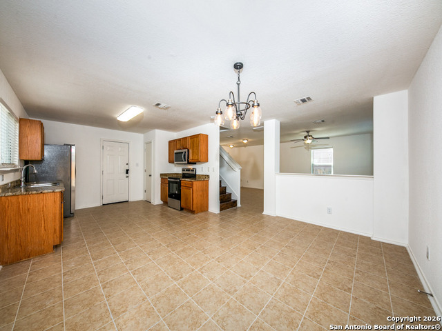 Listing photo id 6 for 6327 Fence  