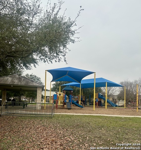 Listing photo id 16 for 3202 Carswell Bend