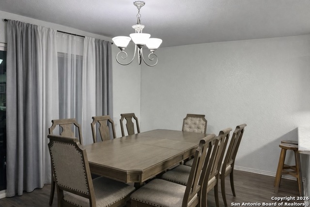 Listing photo id 1 for 3202 Carswell Bend