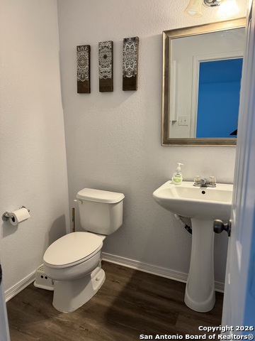 Listing photo id 3 for 3202 Carswell Bend