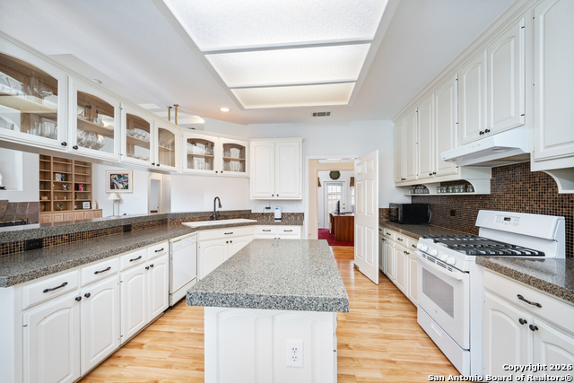 Image 12 of 54 For 33 Wolfeton  