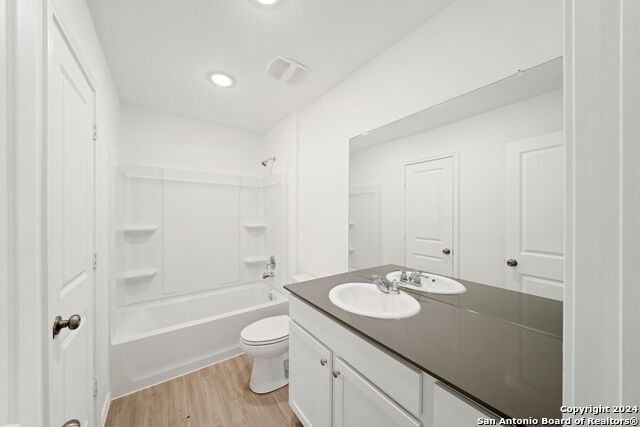 Image 18 of 23 For 3624 Axis Hill St