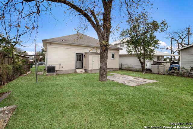 Image 24 of 34 For 334 Whittier