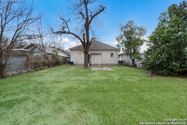 Image 25 of 34 For 334 Whittier