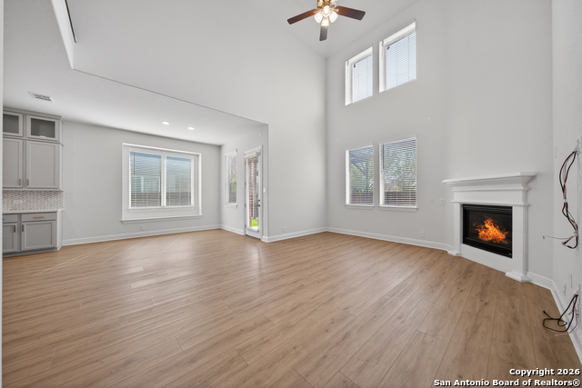 Image 7 of 34 For 6825 Hallie Loop