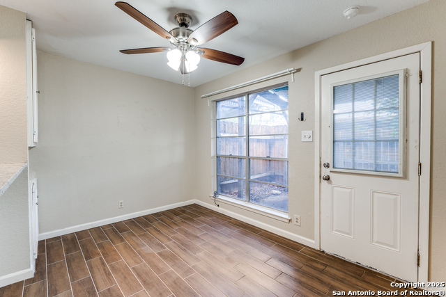 Image 10 of 28 For 2811 Woodbury 405