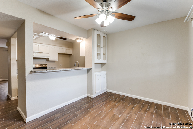 Image 11 of 28 For 2811 Woodbury 405