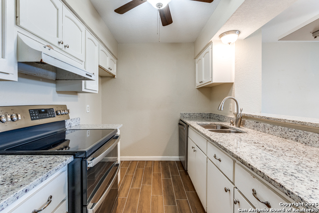 Image 13 of 28 For 2811 Woodbury 405