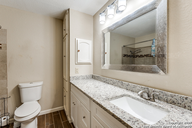 Image 20 of 28 For 2811 Woodbury 405