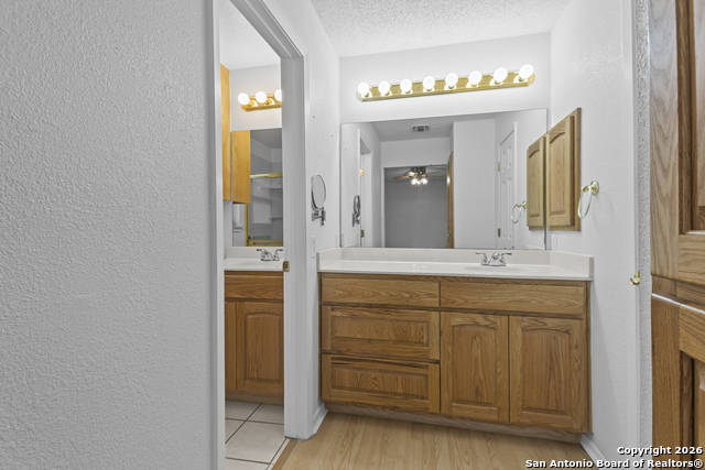 Image 21 of 59 For 33171 Blanco