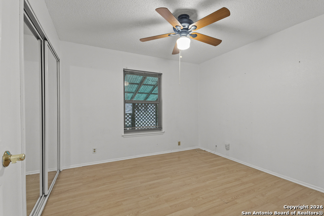 Image 32 of 59 For 33171 Blanco