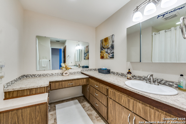 Image 14 of 25 For 7711 Callaghan  Apt 905