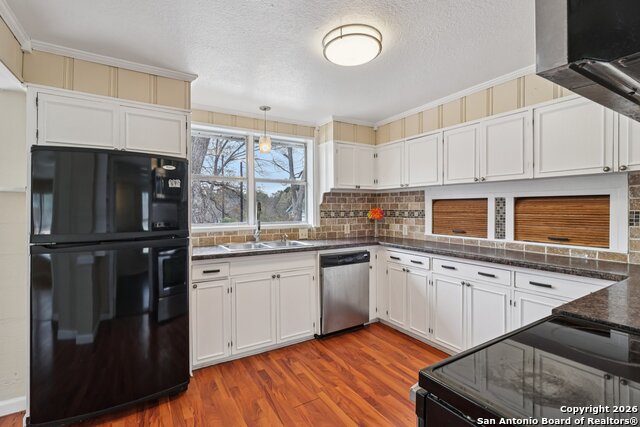 Image 14 of 49 For 4921 Hodges