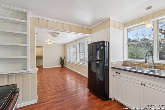 Image 16 of 49 For 4921 Hodges