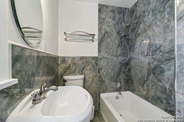 Image 27 of 49 For 4921 Hodges