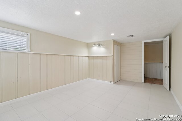 Image 31 of 49 For 4921 Hodges