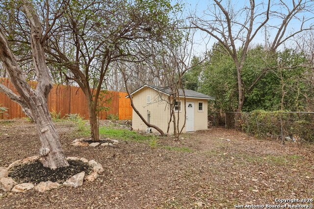 Image 36 of 49 For 4921 Hodges