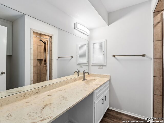 Image 19 of 30 For 7500 Callaghan  222