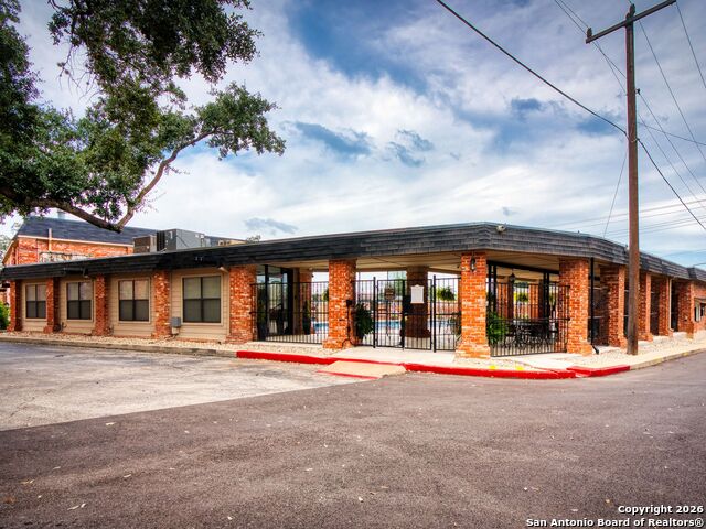 Image 28 of 30 For 7500 Callaghan  222