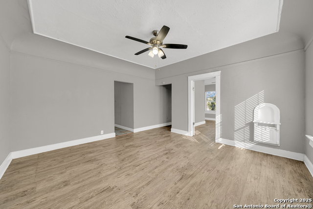 Image 14 of 32 For 1409 Woodlawn W