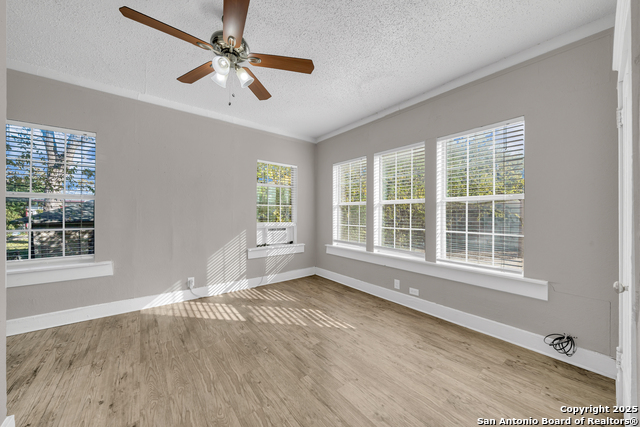 Image 18 of 32 For 1409 Woodlawn W