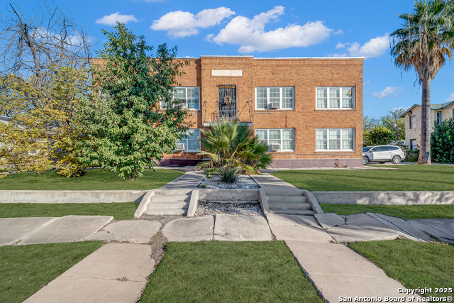 Image 2 of 32 For 1409 Woodlawn W