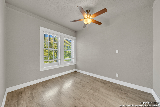 Image 28 of 32 For 1409 Woodlawn W