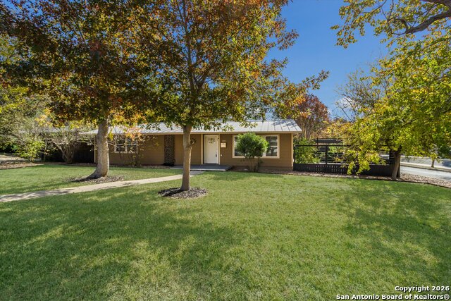 Image 4 of 29 For 1000 Ivy Lane