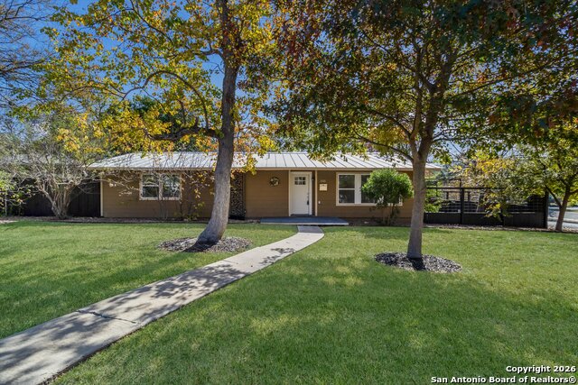 Image 5 of 29 For 1000 Ivy Lane