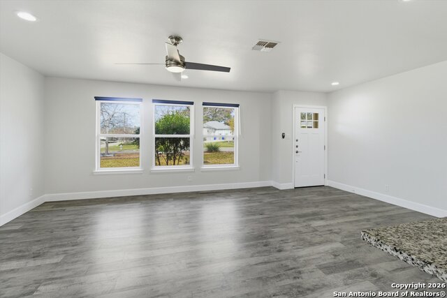 Image 7 of 29 For 1000 Ivy Lane