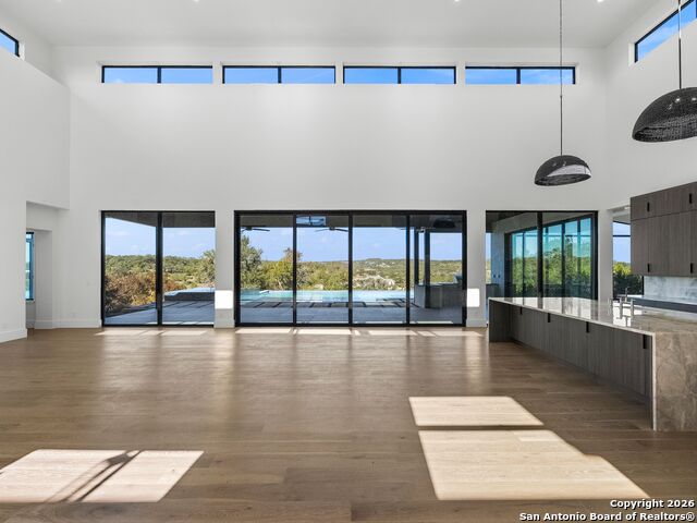 Listing photo id 11 for 11129 Barreal