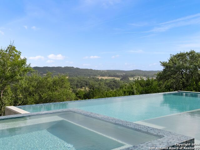 Listing photo id 0 for 11129 Barreal