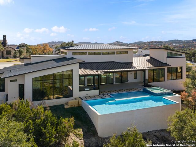 Listing photo id 1 for 11129 Barreal