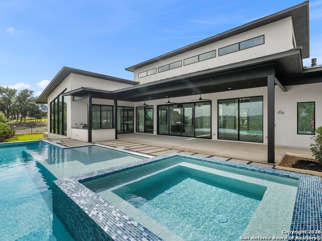 Listing photo id 39 for 11129 Barreal